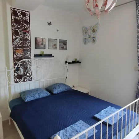 The Olive Garden Apartment