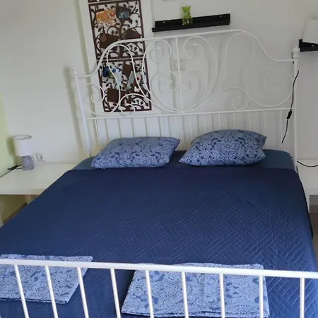 The Olive Garden Apartment *